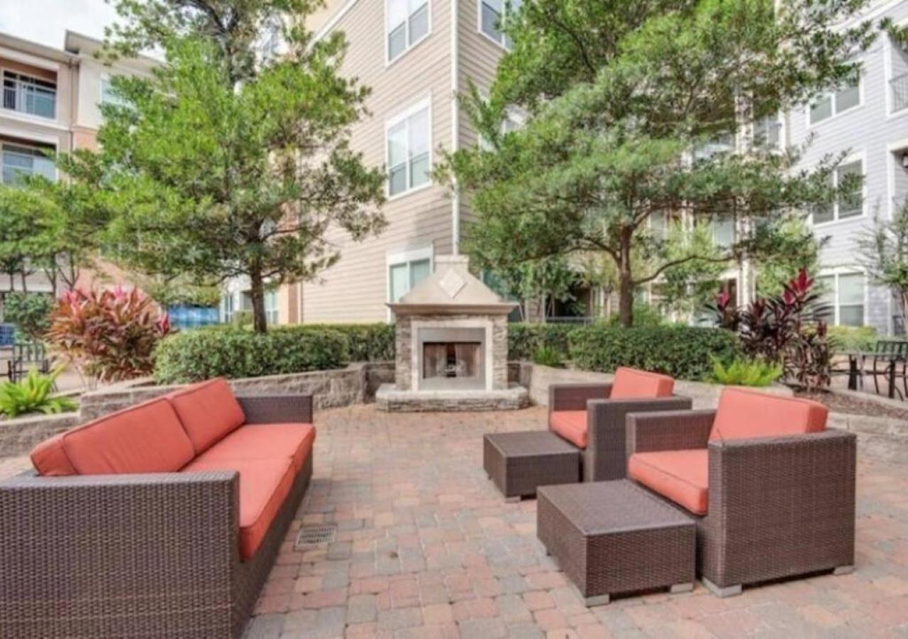 Inviting 2Br - Gym, Pool, Biz Center & Free Parking! Walk 2 Nrg Stadium! Near Med Ctr, Galleria, & Rice Village 휴스턴 외부 사진