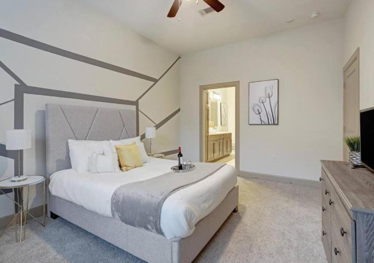 Inviting 2Br - Gym, Pool, Biz Center & Free Parking! Walk 2 Nrg Stadium! Near Med Ctr, Galleria, & Rice Village 휴스턴 외부 사진